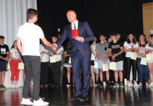 Počastili dan državnosti; župan z najboljšimi učenci 6